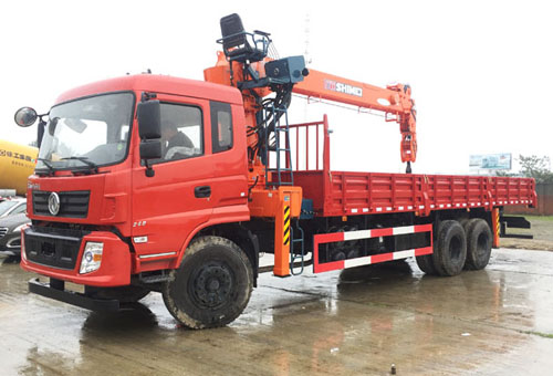 石煤12噸三軸東風(fēng)隨車吊