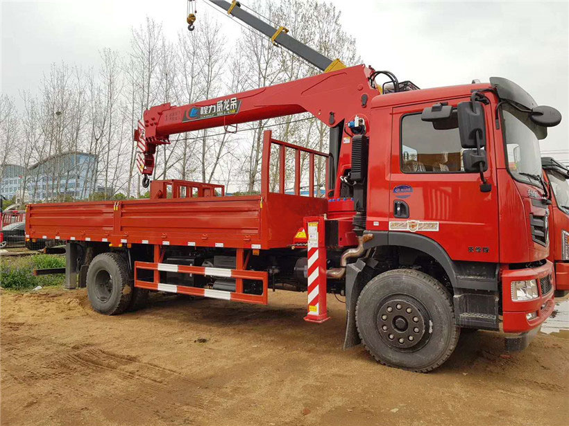 拉移動活動房用什么樣的隨車吊車？