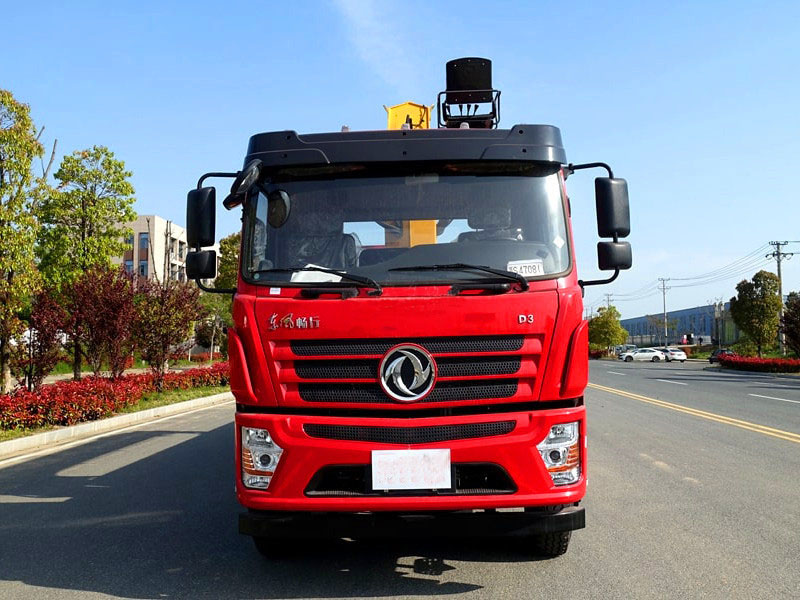 東風暢行后八輪徐工12噸隨車吊多少錢一輛?