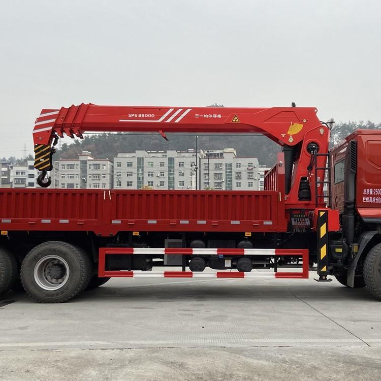 國六三一吊機12噸東風柳汽乘龍隨車吊圖片展示7