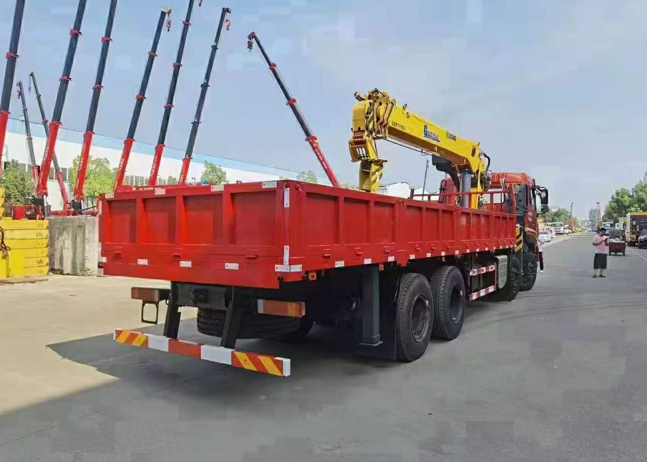 東風天龍徐工14噸隨車吊 國六410馬力圖片展示4 東風天龍徐工14噸隨車吊 國六410馬力圖片展示4